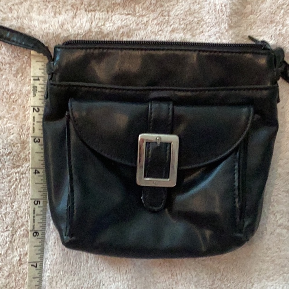 Black Liz Claiborne crossbody purse gently used